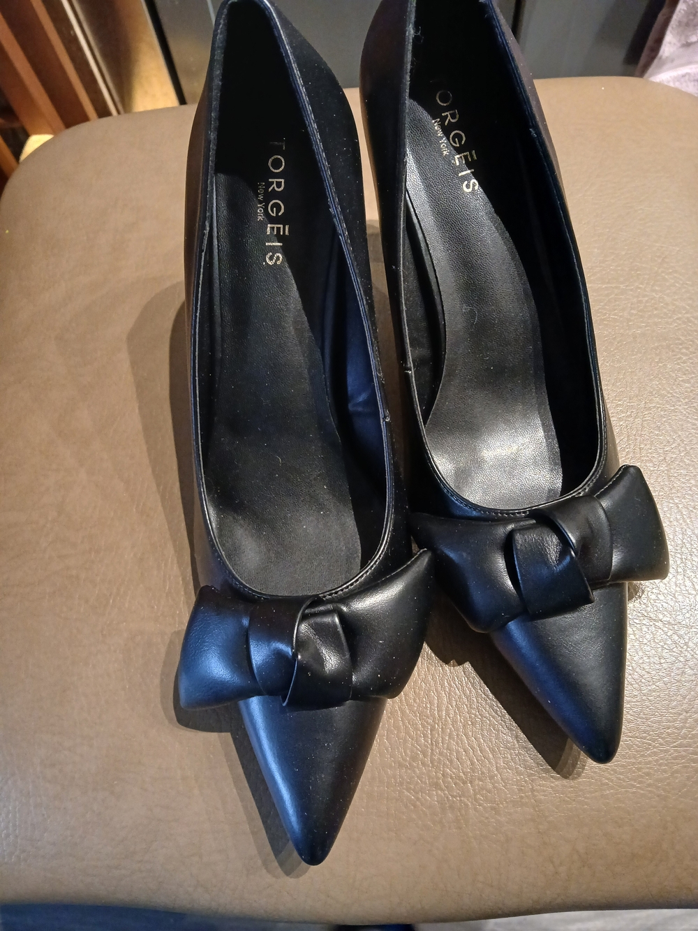 Torgeis Black Pointed Bow Heels